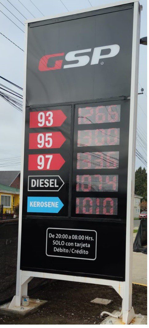 TOTEM LED SERVICENTRO TS400